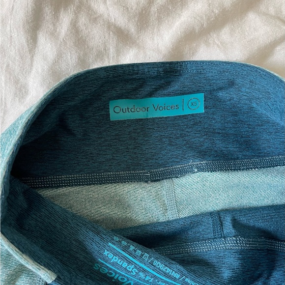Outdoor Voices Two-Toned Blue/Green 3/4 Leggings size XS - Picture 8 of 9